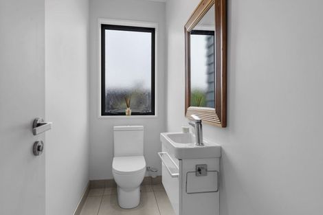 Photo of property in 129 Aviemore Drive, Highland Park, Auckland, 2010