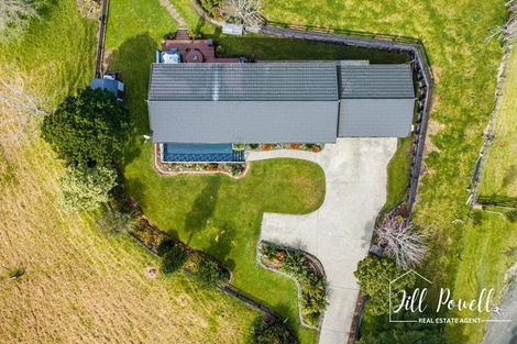 Photo of property in 10 View Street, Maungaturoto, 0520