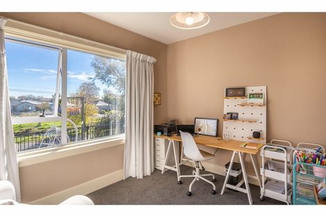 Photo of property in 249 Fifield Terrace, Opawa, Christchurch, 8023