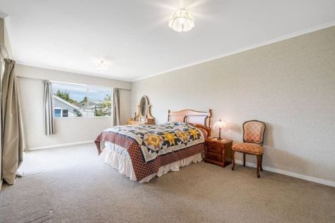 Photo of property in 230 Avonhead Road, Avonhead, Christchurch, 8042