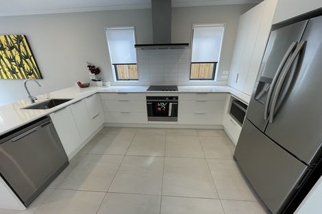 Photo of property in 19 Richard Petterd Way, Swanson, Auckland, 0614