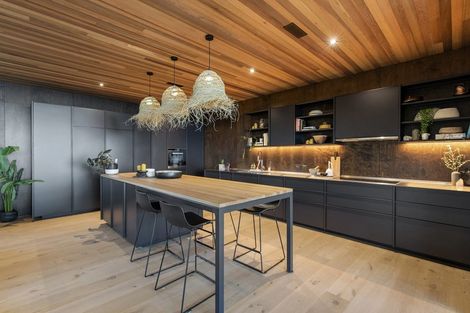 Photo of property in 124a Seaview Road, Piha, New Lynn, 0772