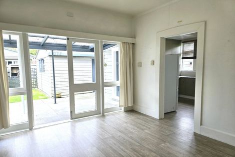 Photo of property in 16 Buller Street, Picton, 7220