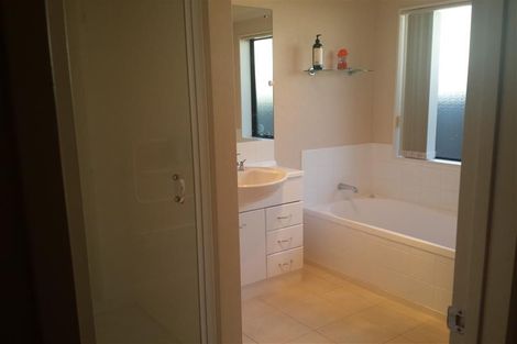 Photo of property in 6 Chelmsley Avenue, Henderson, Auckland, 0612