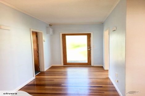 Photo of property in 122b Apu Crescent, Lyall Bay, Wellington, 6022