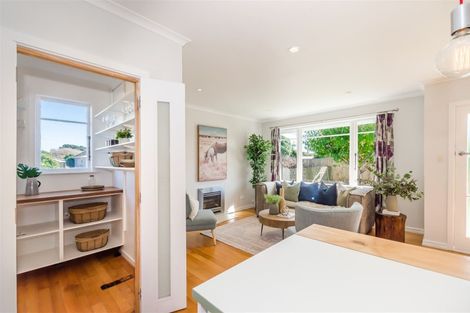 Photo of property in 1 Hadfield Place, Paraparaumu Beach, Paraparaumu, 5032