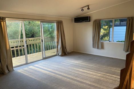 Photo of property in 70 Robbies Road, Shelly Park, Auckland, 2014