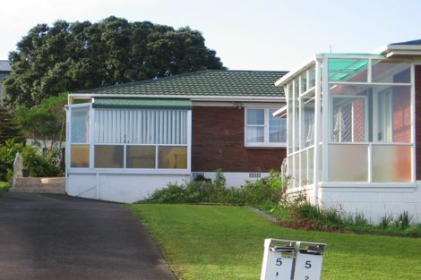 Photo of property in 2/5 Landop Terrace, Howick, Auckland, 2014