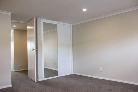 Photo of property in 53 Wade River Road, Stanmore Bay, Whangaparaoa, 0932