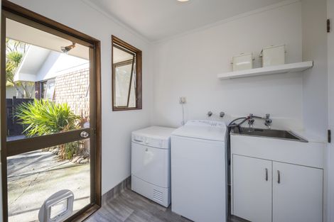 Photo of property in 28 Pencarrow Street, Highbury, Palmerston North, 4412