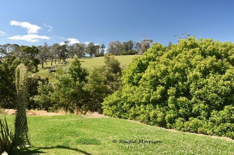 Photo of property in 32 Sandy Beach Road, Tinopai, 0593