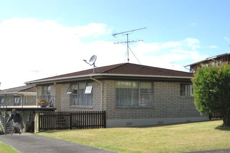 Photo of property in 2/19 Prestige Place, Castor Bay, Auckland, 0620