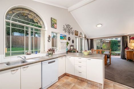 Photo of property in 120 Buscomb Avenue, Henderson, Auckland, 0610