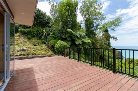 Photo of property in 2 Cliff Road, Ohope, 3121