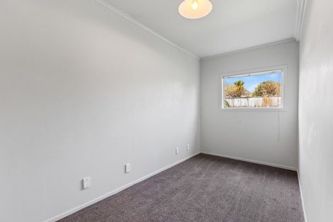 Photo of property in 27 Rospeath Crescent, Spotswood, New Plymouth, 4310