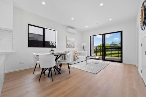 Photo of property in 4/18 Albert Road, Kelston, Auckland, 0602