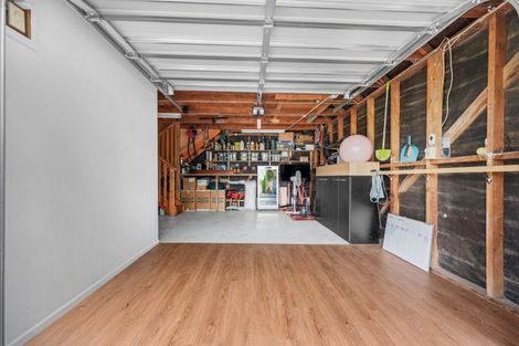 Photo of property in 31b William Bond Street, Stanley Point, Auckland, 0624