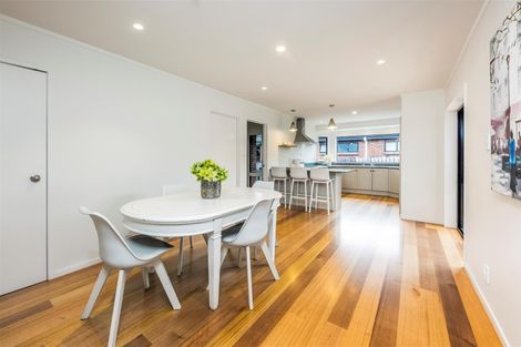 Photo of property in 11 Vipond Road, Stanmore Bay, Whangaparaoa, 0932