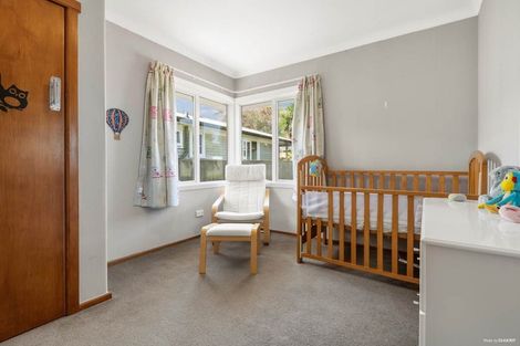 Photo of property in 43 Gloria Avenue, Te Atatu Peninsula, Auckland, 0610