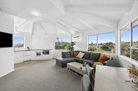 Photo of property in 2/4 Scott Street, Moturoa, New Plymouth, 4310