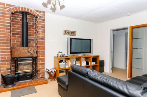 Photo of property in 25 Neptune Street, Dannevirke, 4930