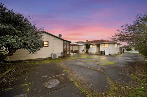 Photo of property in 33 Convair Crescent, Mangere, Auckland, 2022