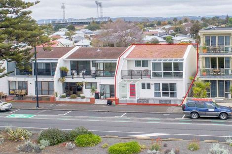 Photo of property in 451 Marine Parade, Napier South, Napier, 4110