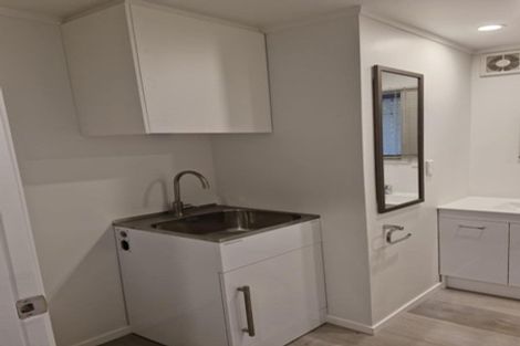 Photo of property in 1/38 Carlisle Road, Browns Bay, Auckland, 0630