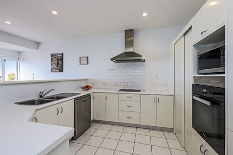 Photo of property in 132 Priestley Terrace, Bluff Hill, Napier, 4110