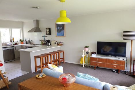 Photo of property in 2/27 Sydney Street, Hauraki, Auckland, 0622