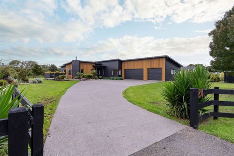 Photo of property in 24 Ivy Lane, Ohau, Levin, 5570