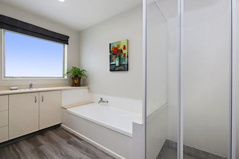 Photo of property in 8 Brompton Drive, Taradale, Napier, 4112