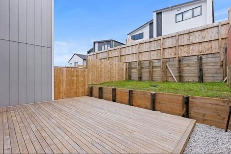 Photo of property in 5a Frontier Lane, Flat Bush, Auckland, 2019