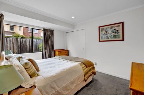 Photo of property in 3b Larsen Place, Merrilands, New Plymouth, 4312