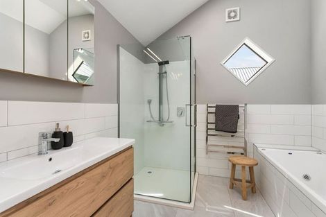 Photo of property in 89a Hawthorne Street, Strowan, Christchurch, 8052