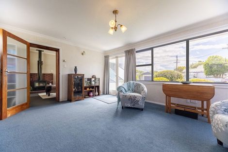 Photo of property in 42 Domain Road, Otaki, 5512