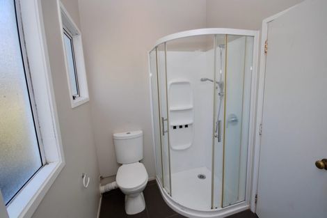 Photo of property in 1/101 Balmain Road, Birkenhead, Auckland, 0626