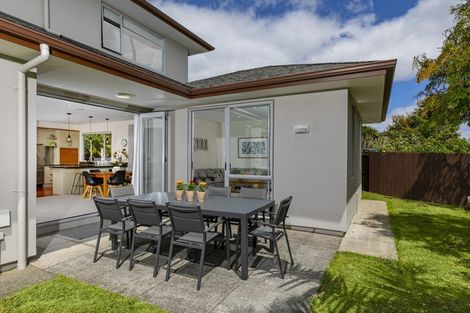 Photo of property in 23 George Deane Place, Greenhithe, Auckland, 0632