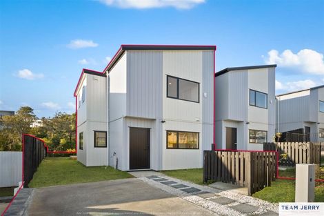 Photo of property in 49b Crestview Rise, Papakura, 2110