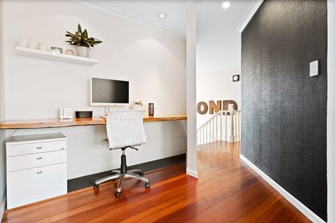 Photo of property in 10 Ballini Rise, West Harbour, Auckland, 0618