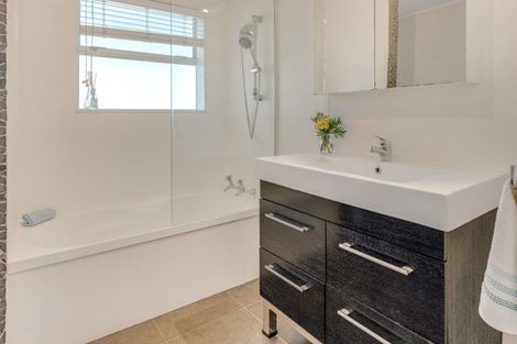 Photo of property in 20a Riverlea Avenue, Pakuranga, Auckland, 2010