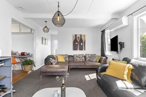 Photo of property in 45 Cologne Street, Martinborough, 5711