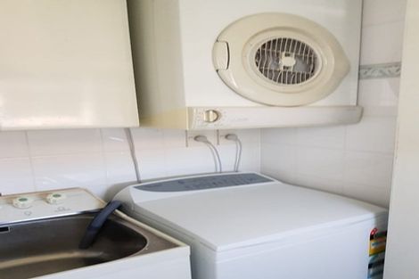 Photo of property in 8/241 Hurstmere Road, Takapuna, Auckland, 0622