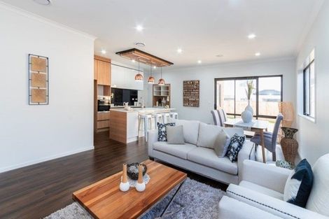 Photo of property in 42 Tinaku Road, Flat Bush, Auckland, 2019