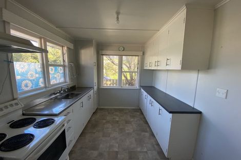 Photo of property in 21 Barclay Street, Newlands, Wellington, 6037