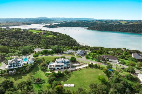 Photo of property in 6 Puriri Place, Sandspit, Warkworth, 0982