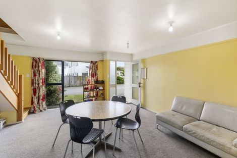 Photo of property in 2/22 Mason Street, Moera, Lower Hutt, 5010