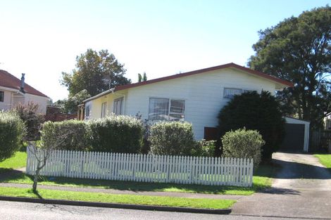 Photo of property in 64 Marendellas Drive, Bucklands Beach, Auckland, 2014