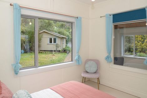 Photo of property in 55 Hawkhurst Road, Lyttelton, 8082