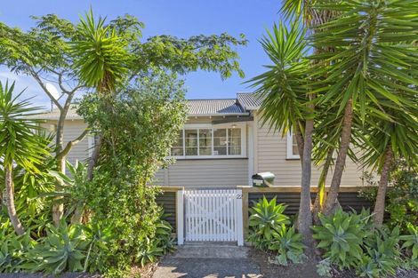 Photo of property in 22 James Street, Raglan, 3225